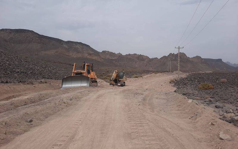 پیشرفت ۵۰ درصدی عملیات بازگشایی محورهای روستایی در جنوب کرمان